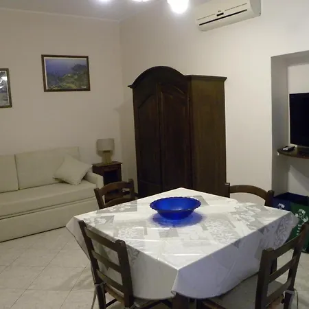 Vacanze Albamarina Apartment *